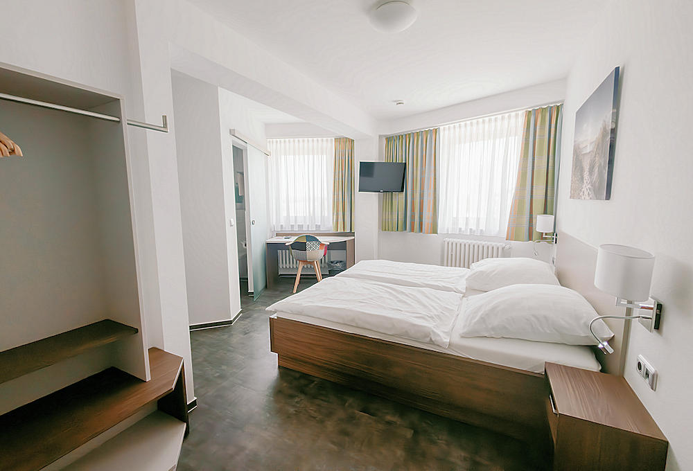 Business 4 Bett Zimmer im Hotel Meyer in Hildesheim